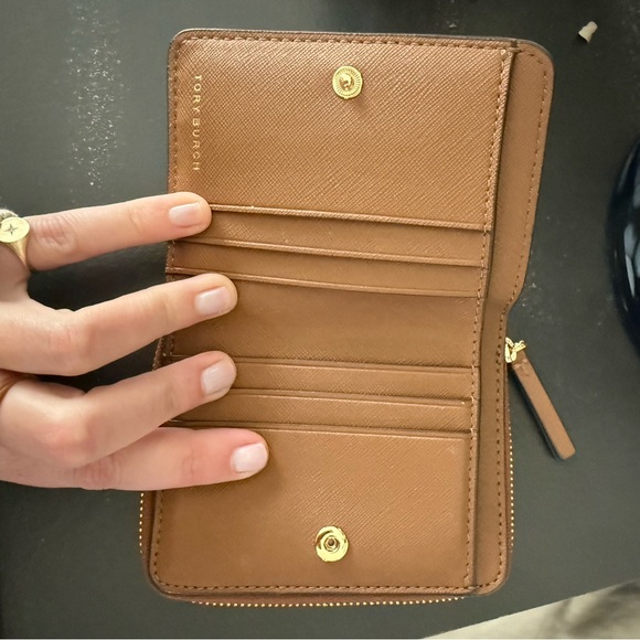 Brown Wallet with Tory Burch logo - Picture 2 of 4